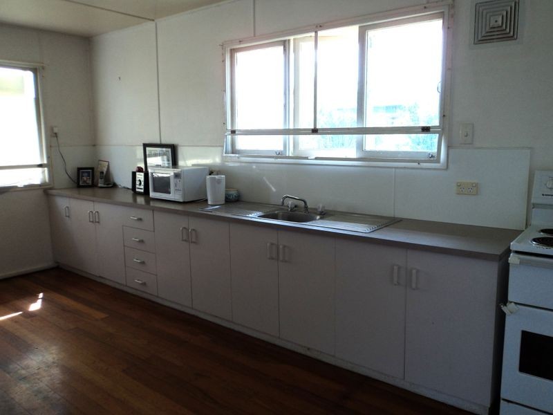 25 Moura Crescent, Gladstone QLD 4680