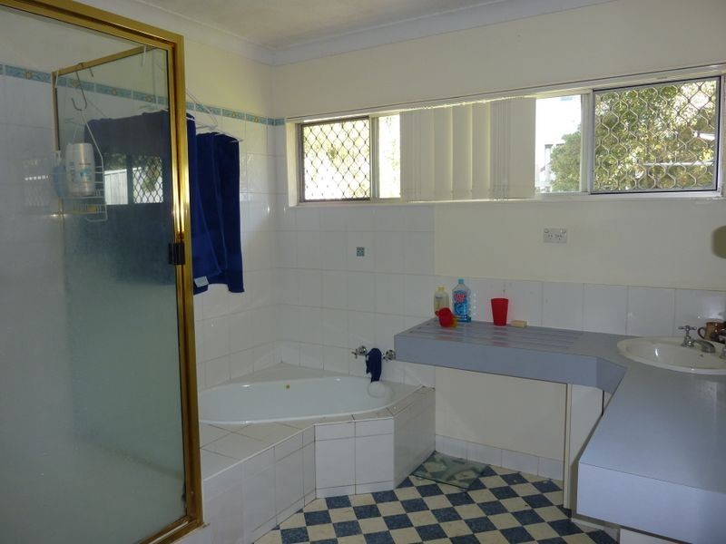 12 Carol Street, Gladstone QLD 4680