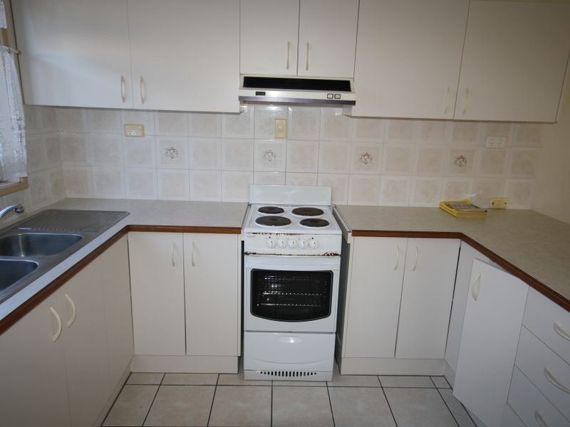 4/196 Auckland Street, South Gladstone QLD 4680