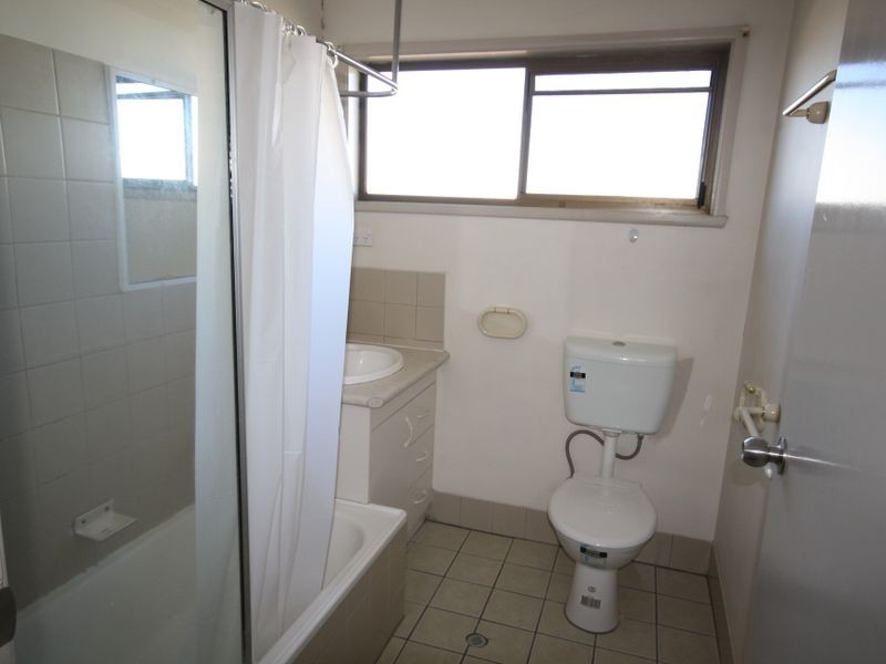 4/196 Auckland Street, South Gladstone QLD 4680