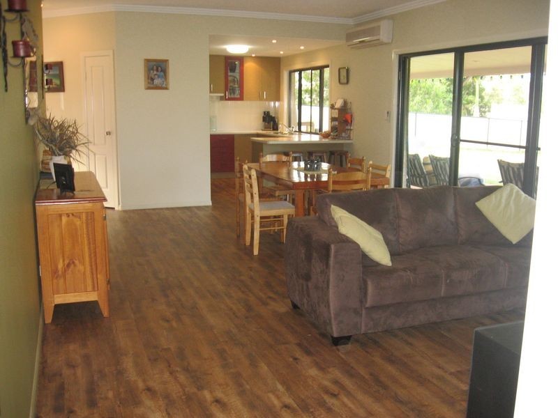 7 Carthurbie Court, New Auckland QLD 4680