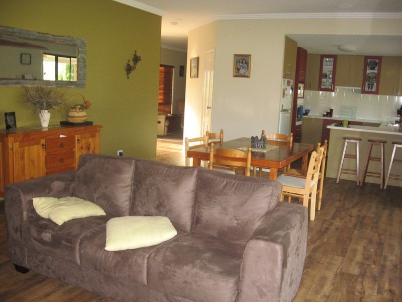 7 Carthurbie Court, New Auckland QLD 4680