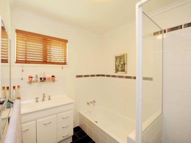 4 Illawong Court, Glen Eden QLD 4680
