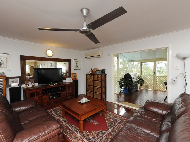 9 Rigby Crescent, West Gladstone QLD 4680