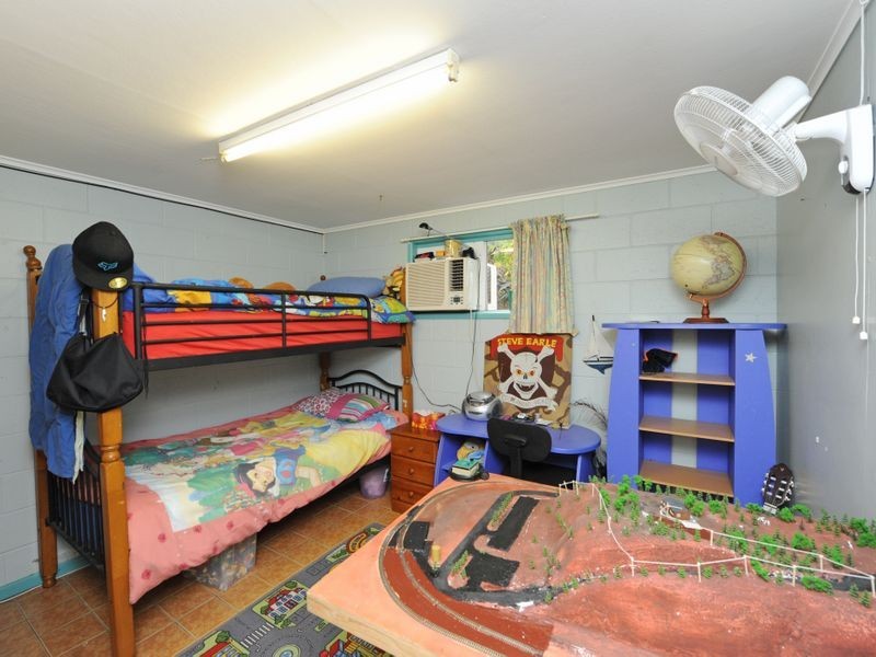 9 Rigby Crescent, West Gladstone QLD 4680