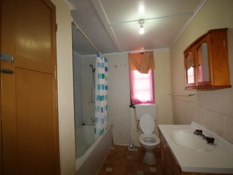 22 Goondoon Street, Gladstone QLD 4680