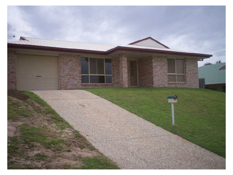 8 Ellington Street, New Auckland QLD 4680