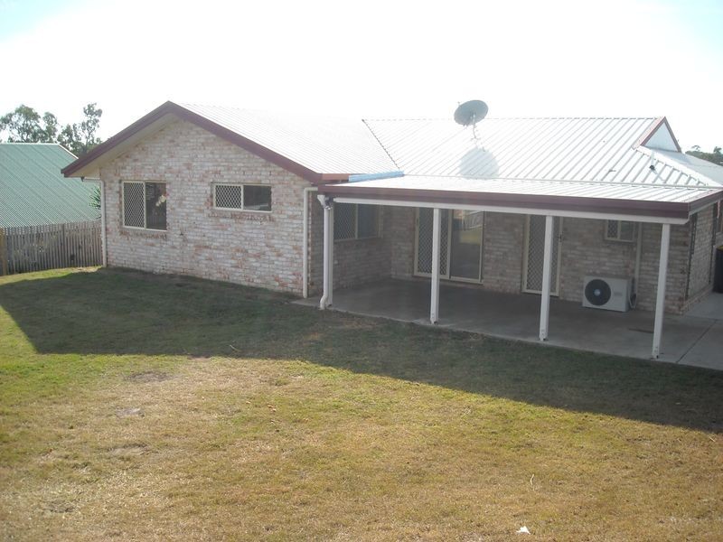 8 Ellington Street, New Auckland QLD 4680