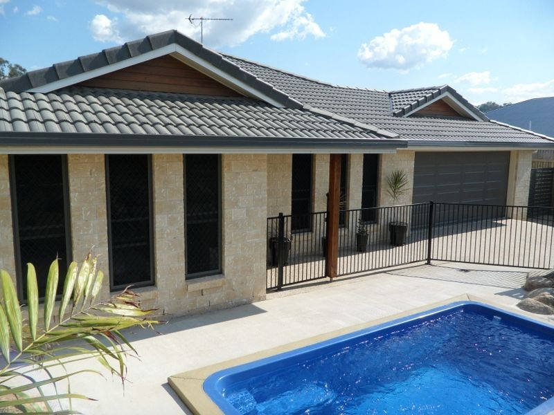 8 Christian Court, Glen Eden QLD 4680
