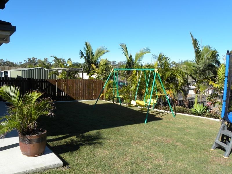 8 Christian Court, Glen Eden QLD 4680