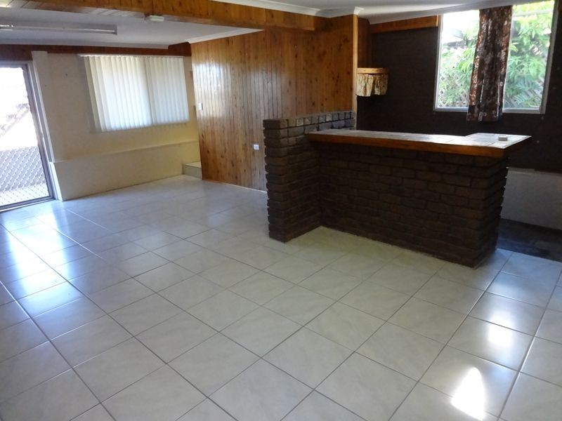 42 Beak Street, New Auckland QLD 4680