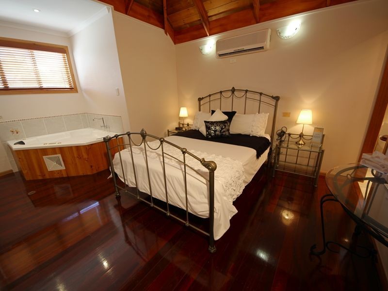 3 Herbert Street, Gladstone QLD 4680