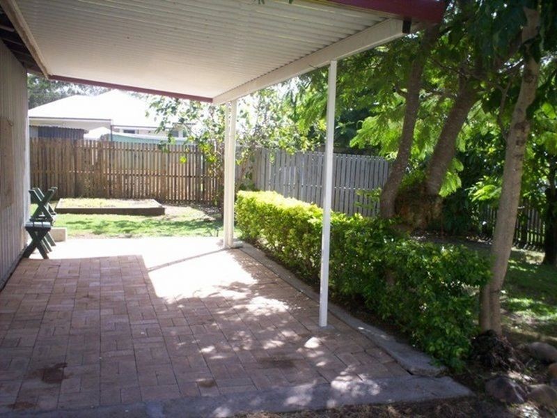 6 Agnes Street, South Gladstone QLD 4680