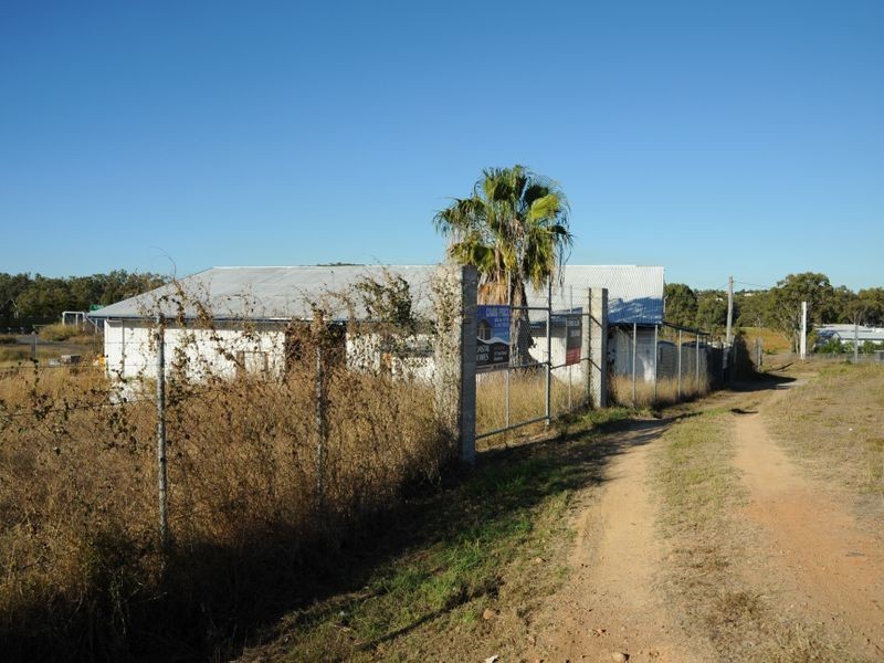 4 Shaw Street, New Auckland QLD 4680