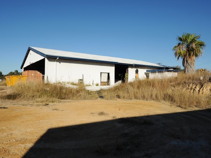 4 Shaw Street, New Auckland QLD 4680