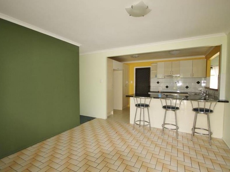 4 Curlew Drive, New Auckland QLD 4680