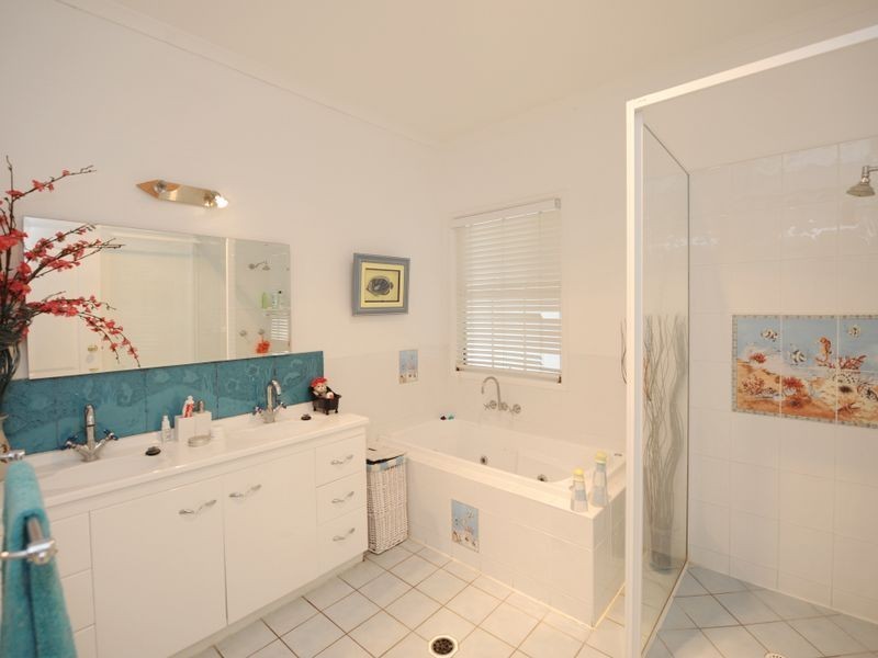 11 Matspen Lane, Beecher QLD 4680