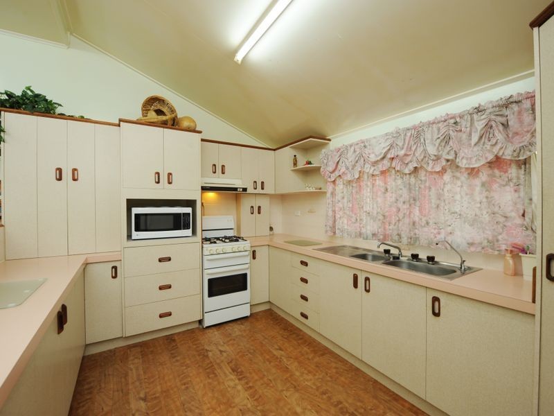 73 Flinders Parade, Gladstone QLD 4680