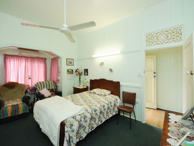 73 Flinders Parade, Gladstone QLD 4680