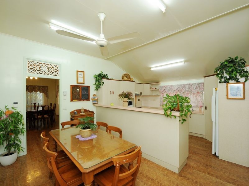 73 Flinders Parade, Gladstone QLD 4680