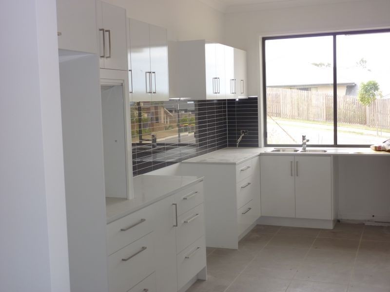 22 Grasstree Crescent, Kirkwood QLD 4680