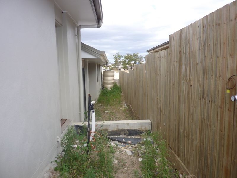 22 Grasstree Crescent, Kirkwood QLD 4680