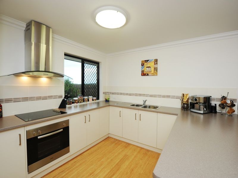 15 Bottlebrush Drive, Kirkwood QLD 4680