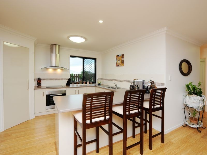 15 Bottlebrush Drive, Kirkwood QLD 4680