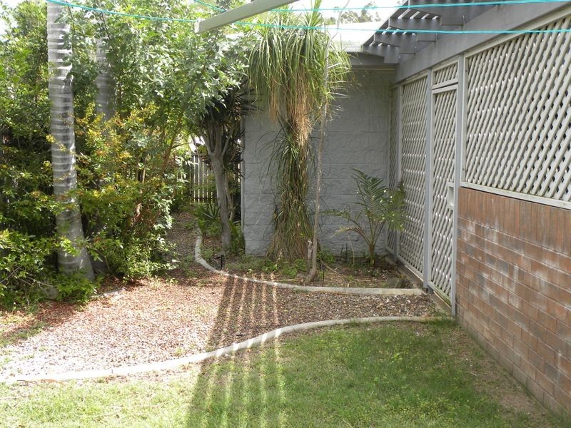 8 Daniel Drive, New Auckland QLD 4680