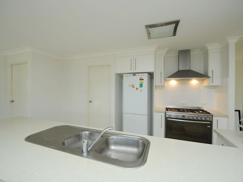 61 Sharyn Drive, New Auckland QLD 4680