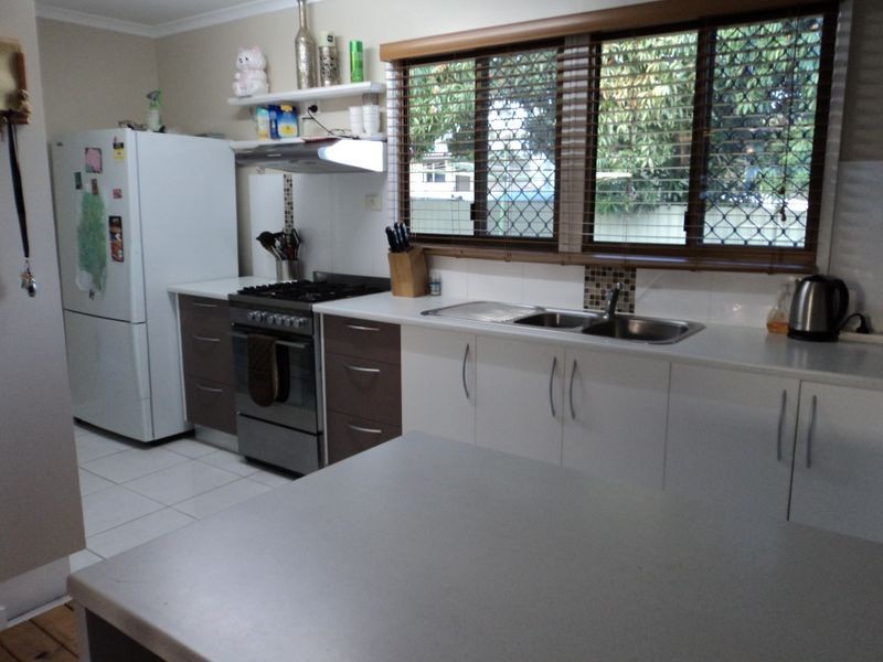 52 Cockatoo Drive, New Auckland QLD 4680