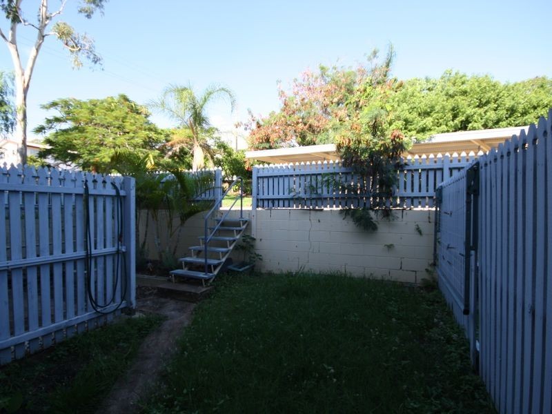 9/21 Charles Street, West Gladstone QLD 4680