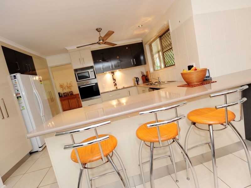 16 Windward Passage, South Gladstone QLD 4680