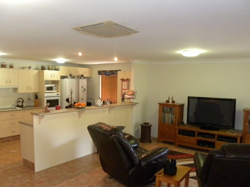 57 Katrina Boulevard, New Auckland QLD 4680