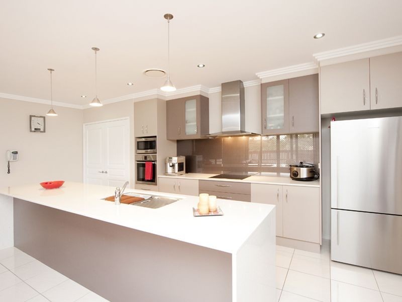 6 Phoenix Place, Telina QLD 4680