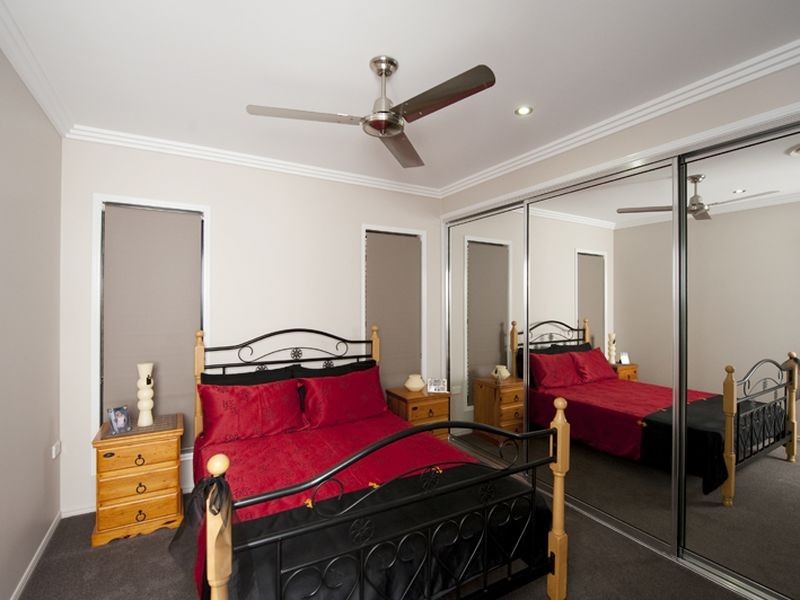 6 Phoenix Place, Telina QLD 4680