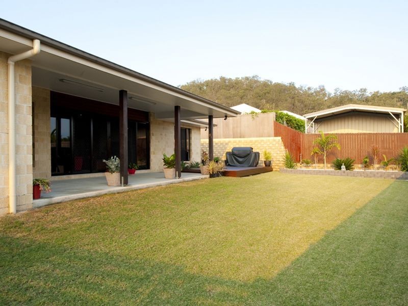 6 Phoenix Place, Telina QLD 4680