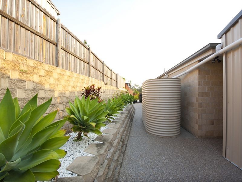 6 Phoenix Place, Telina QLD 4680