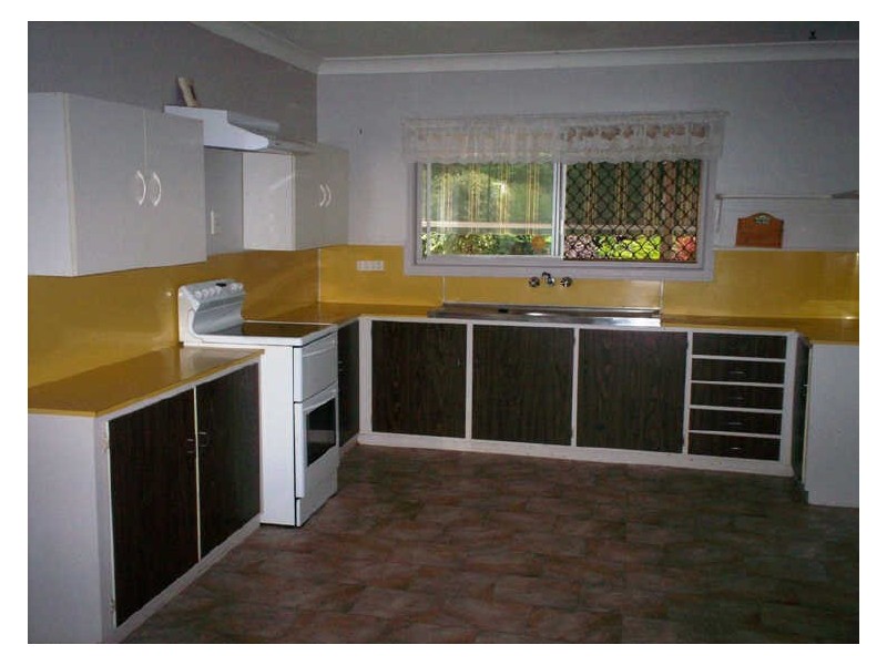 4 Mcdonald Street, Clinton QLD 4680