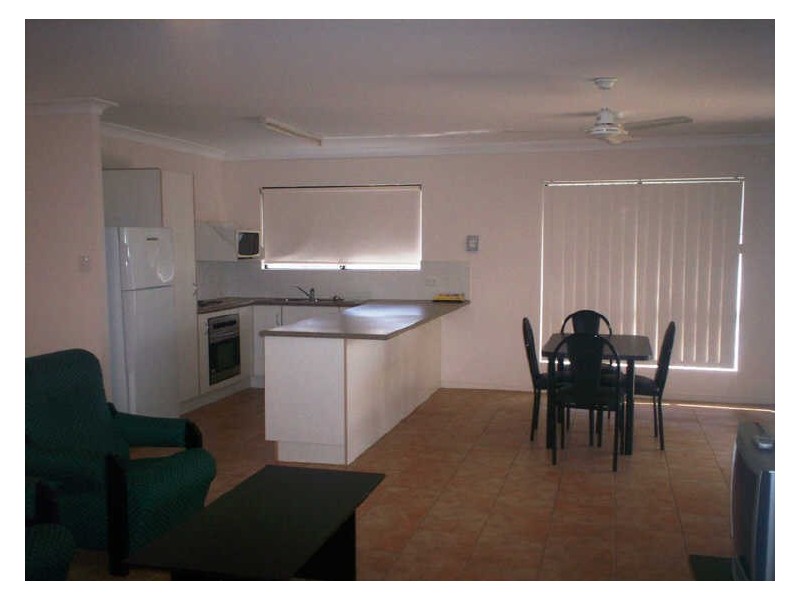 1 Elm Court, Kin Kora QLD 4680