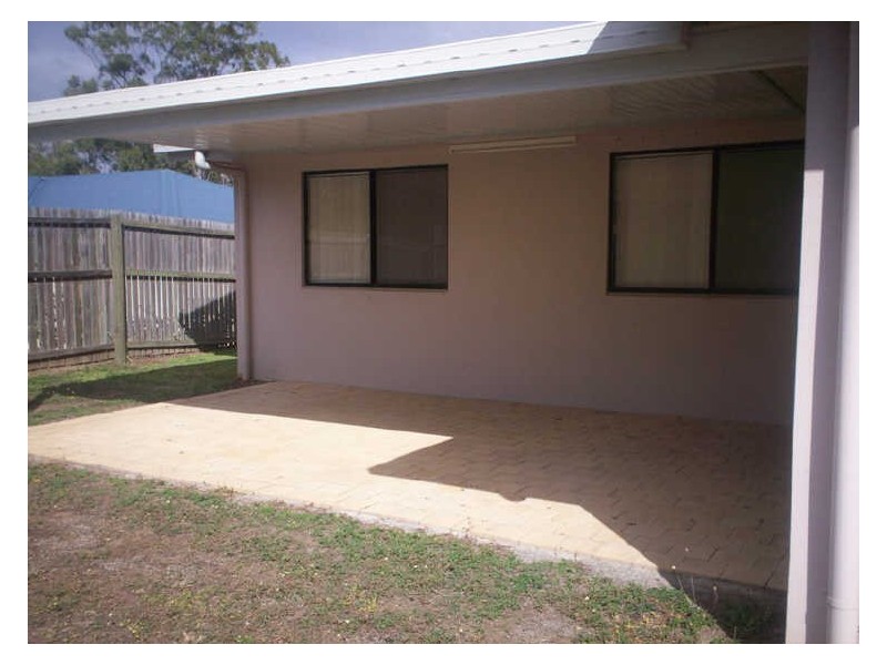 1 Elm Court, Kin Kora QLD 4680