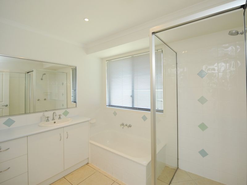 23 Victoria Avenue, Glen Eden QLD 4680