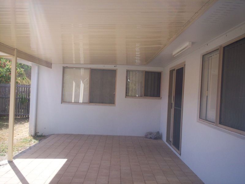 2 Elm Court, Kin Kora QLD 4680