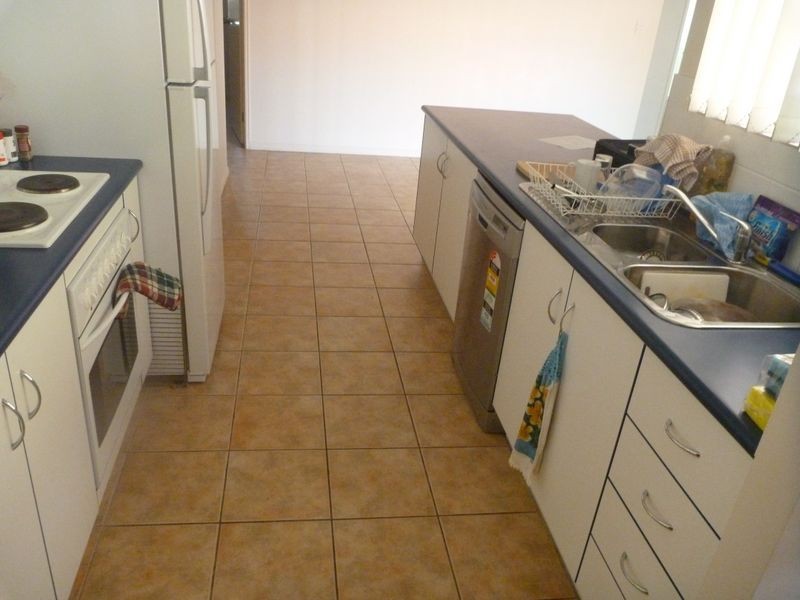 2 Elm Court, Kin Kora QLD 4680