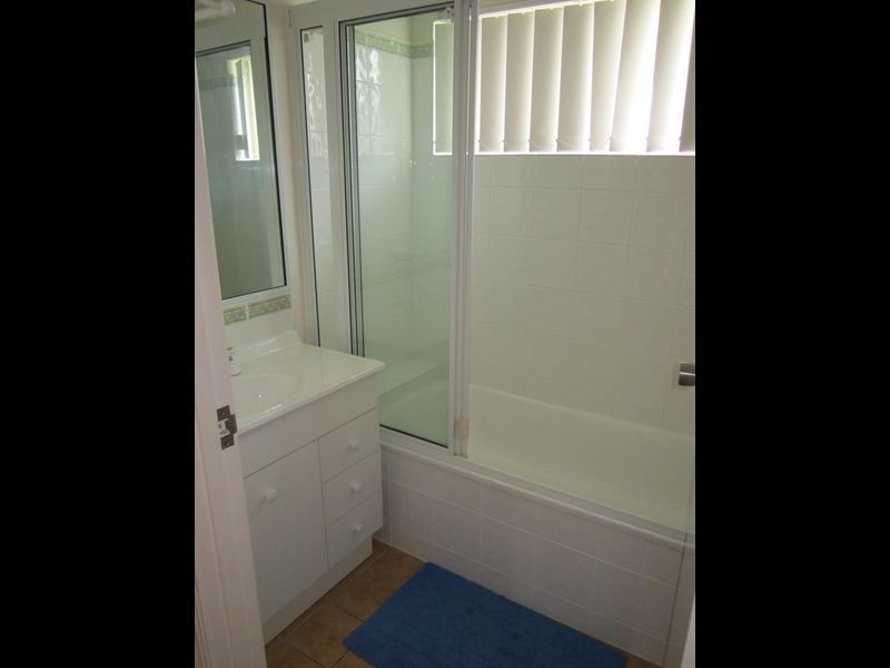 2 Elm Court, Kin Kora QLD 4680