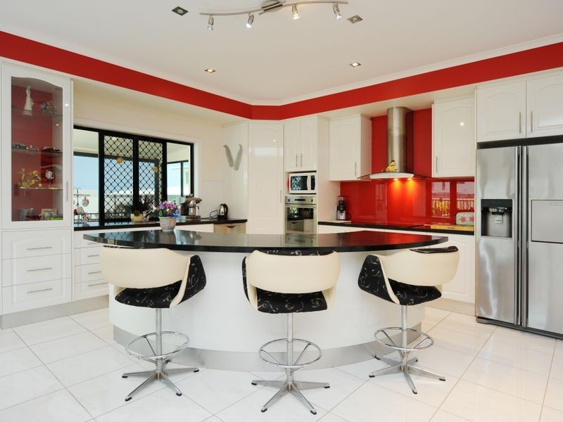 32 Dolphin Terrace, South Gladstone QLD 4680