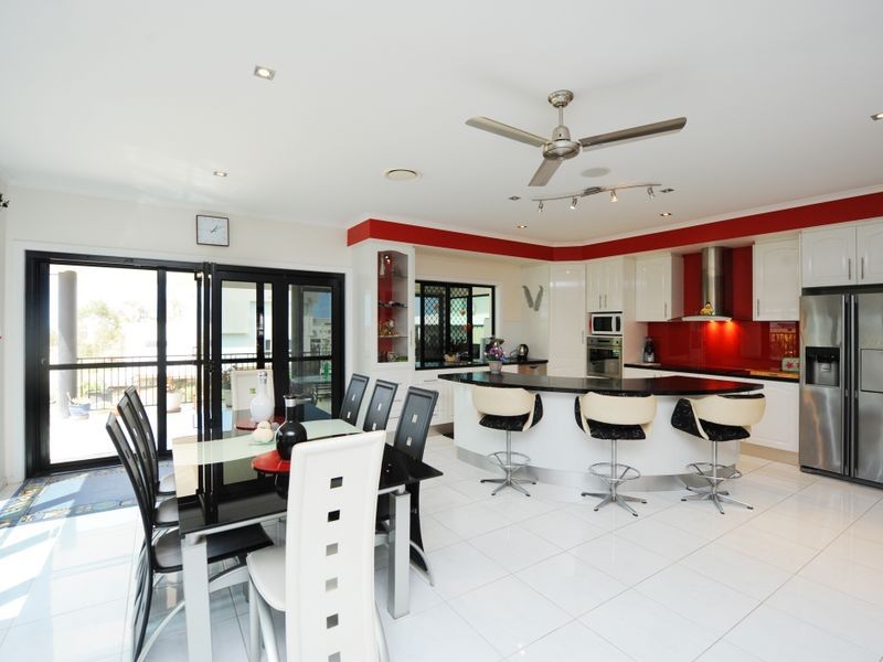 32 Dolphin Terrace, South Gladstone QLD 4680