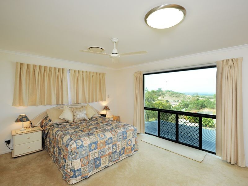 32 Dolphin Terrace, South Gladstone QLD 4680