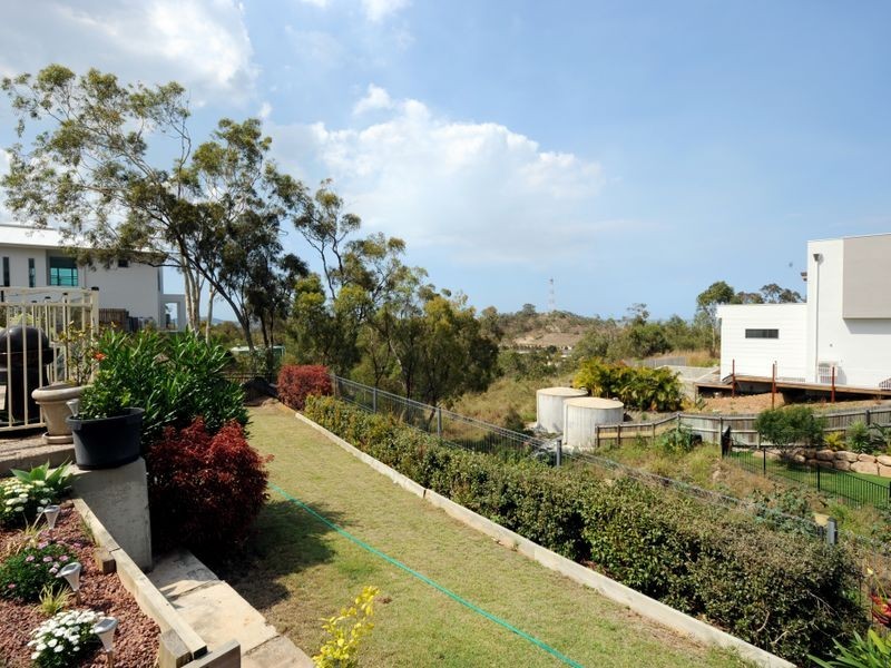 32 Dolphin Terrace, South Gladstone QLD 4680