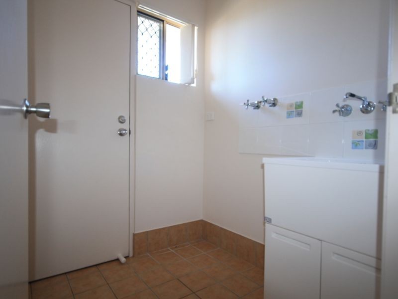3 Rothbury Place, New Auckland QLD 4680